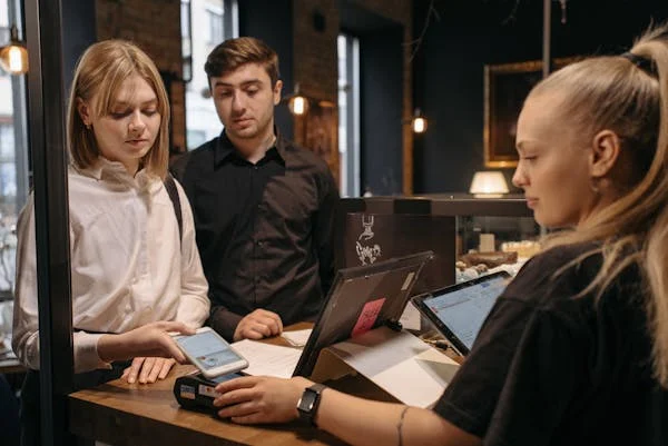 Contactless payment in restaurant